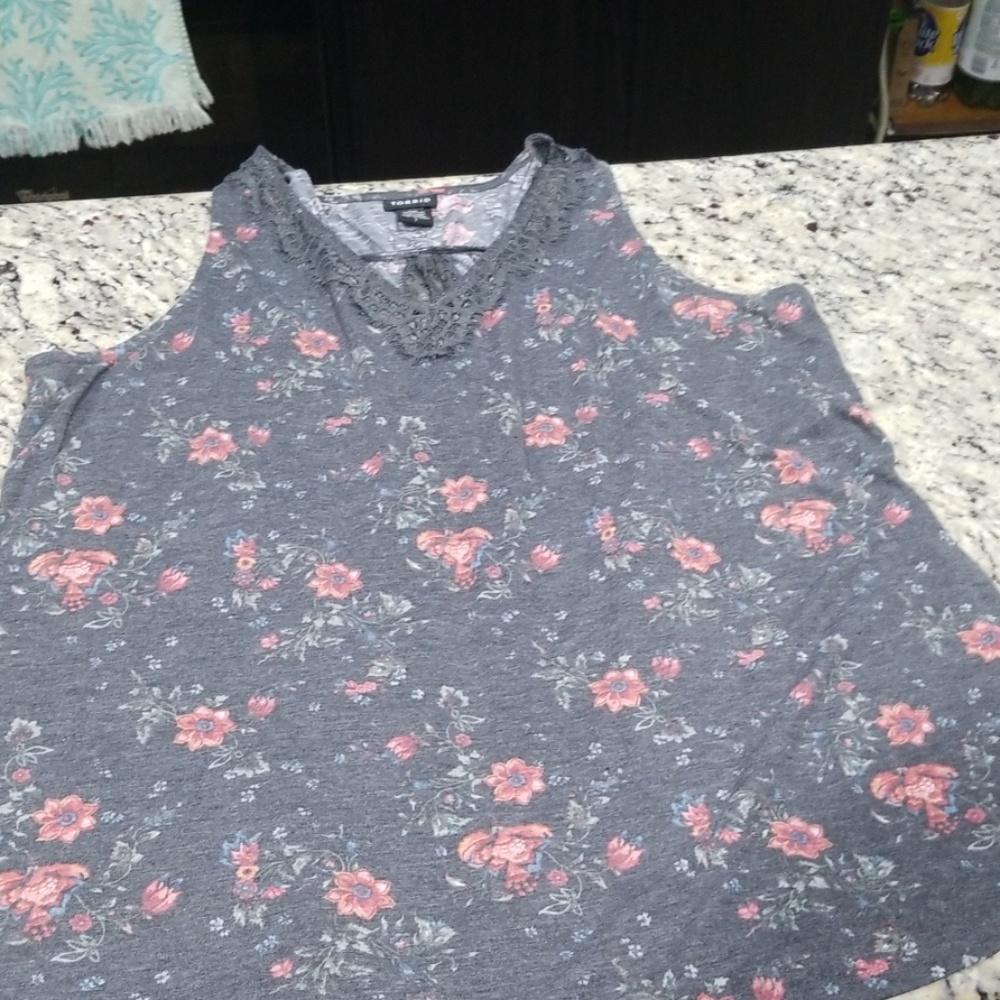 Gray tank